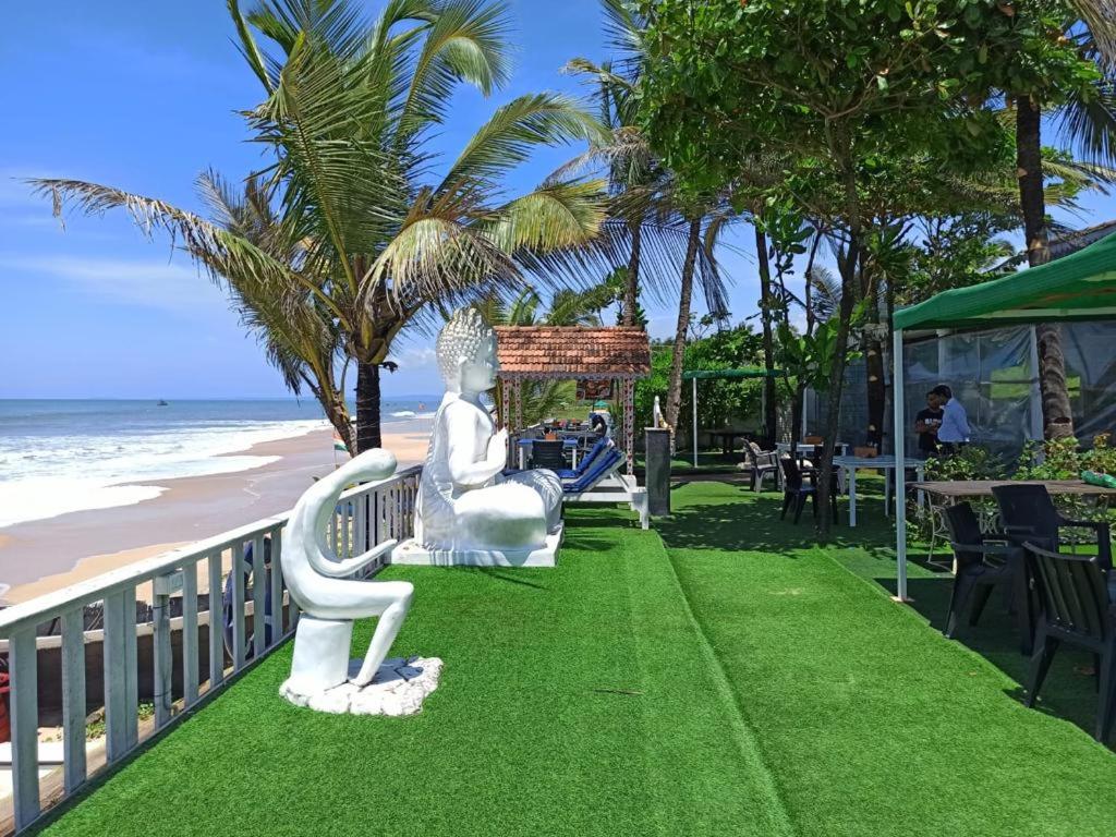 Nasya Beachside Cottages view 3