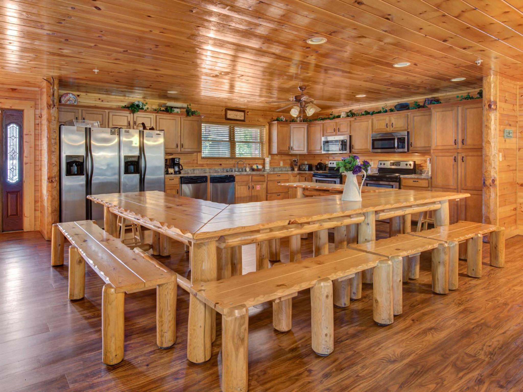 Family Ties Lodge view 4