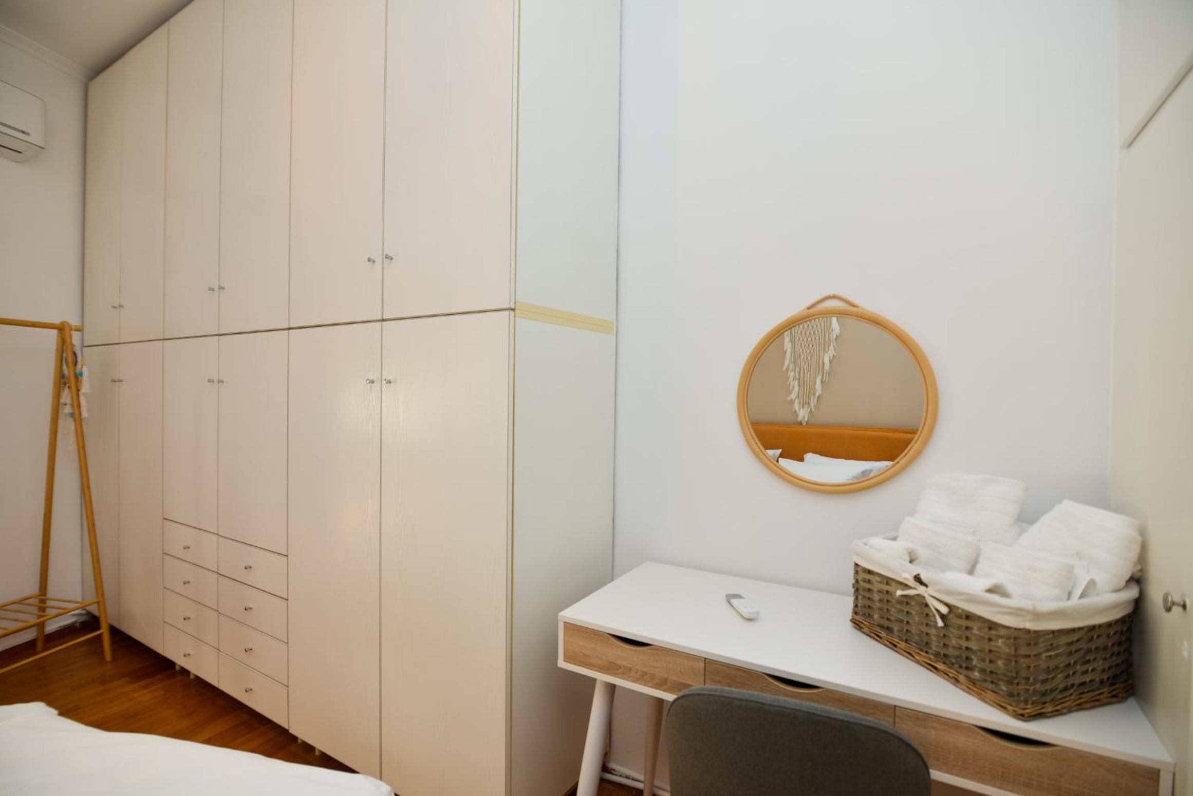 Athens Stylish next to Acropolis, Metro stop Fix