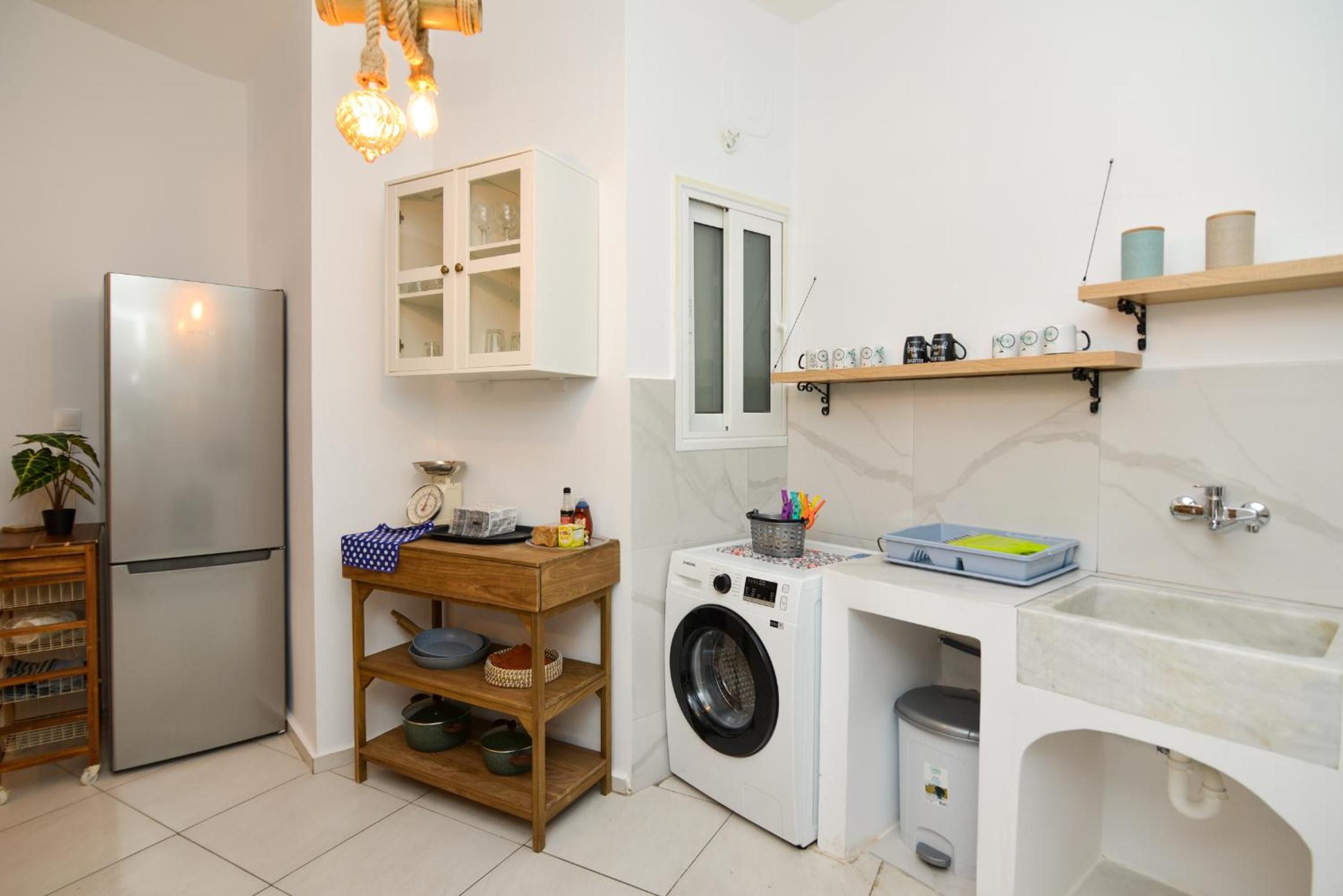 Athens Stylish next to Acropolis, Metro stop Fix