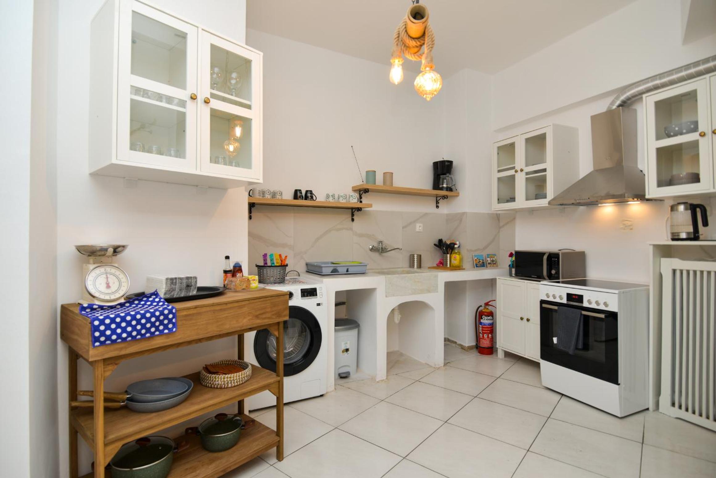 Athens Stylish next to Acropolis, Metro stop Fix