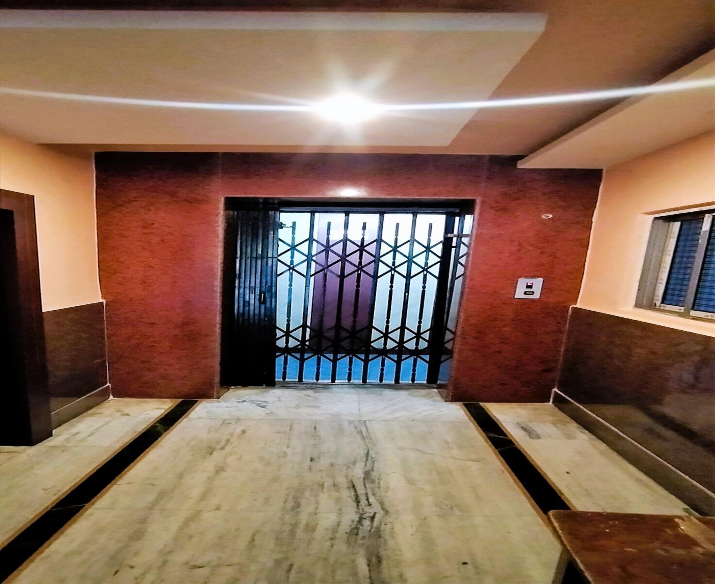 STAYMAKER Hotel Suraj - Only Indian Citizens Allowed