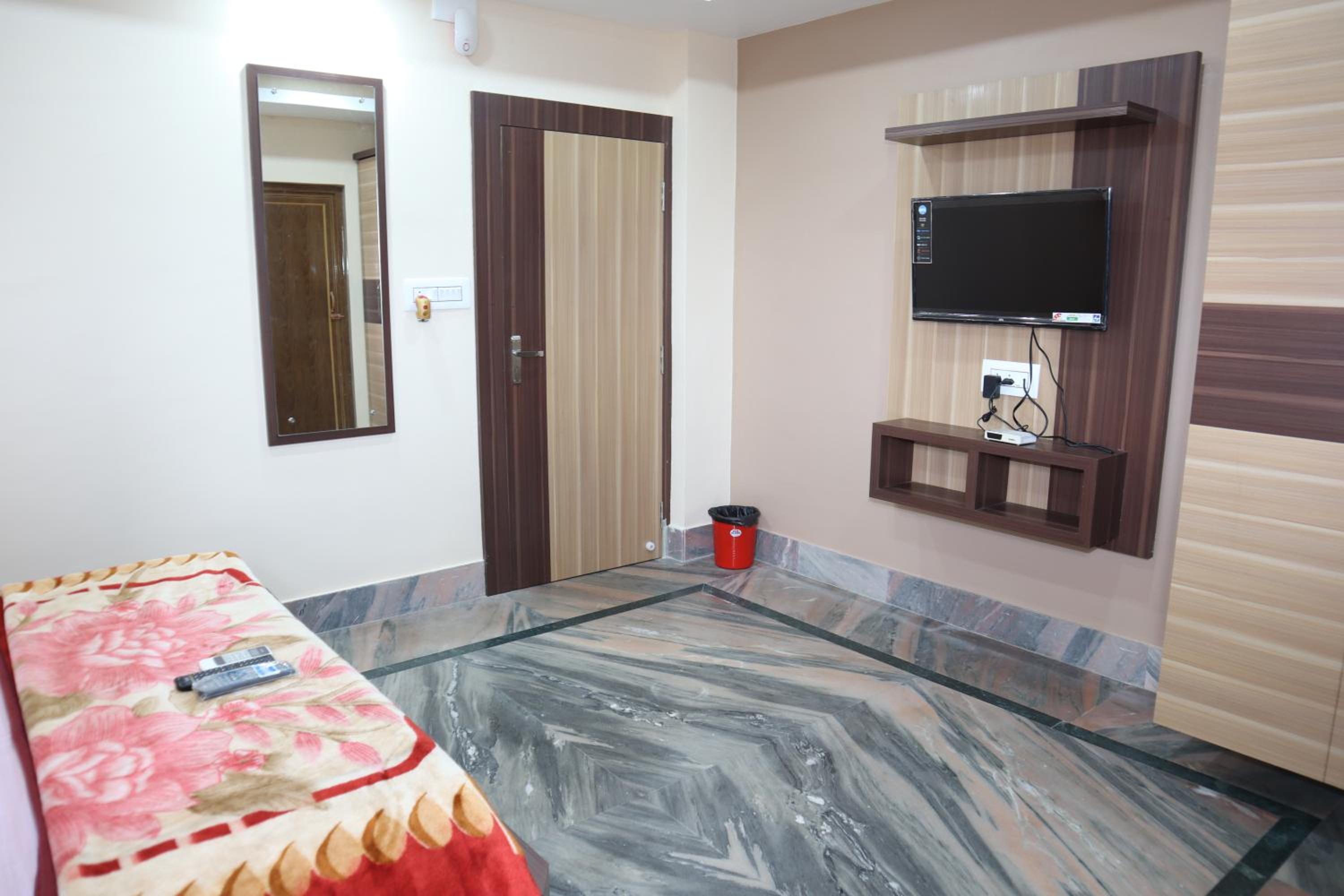 STAYMAKER Hotel Suraj - Only Indian Citizens Allowed