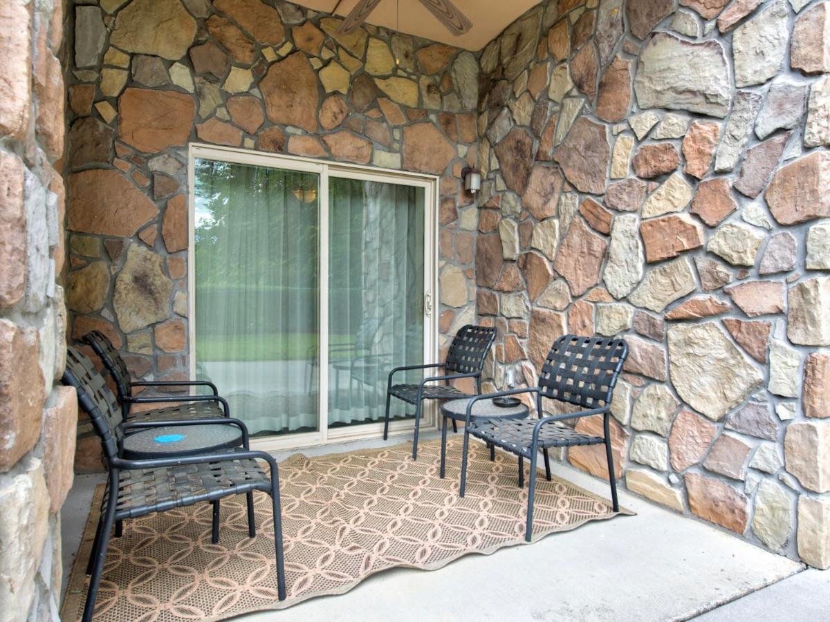 City Bear, 2BR, Pool, Spa, Downtown Gatlinburg, Sleeps 6