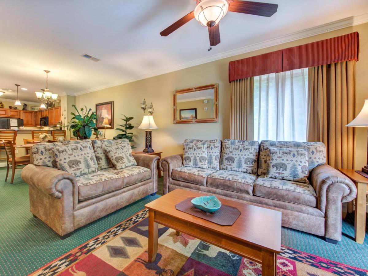 City Bear, 2BR, Pool, Spa, Downtown Gatlinburg, Sleeps 6