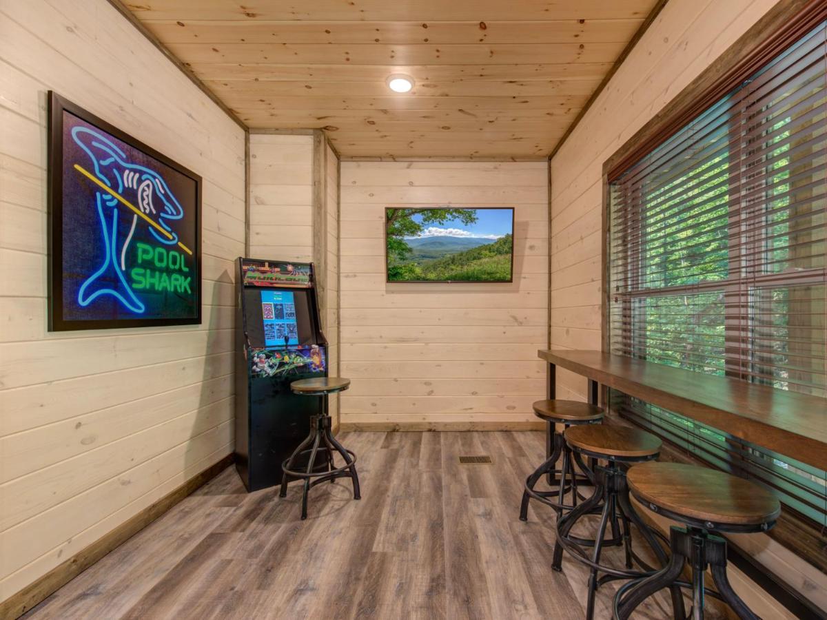 Matterhorn, 4 BRS, Pool, Hot Tub, Game Room, WI-FI, Sleeps 10 view 5