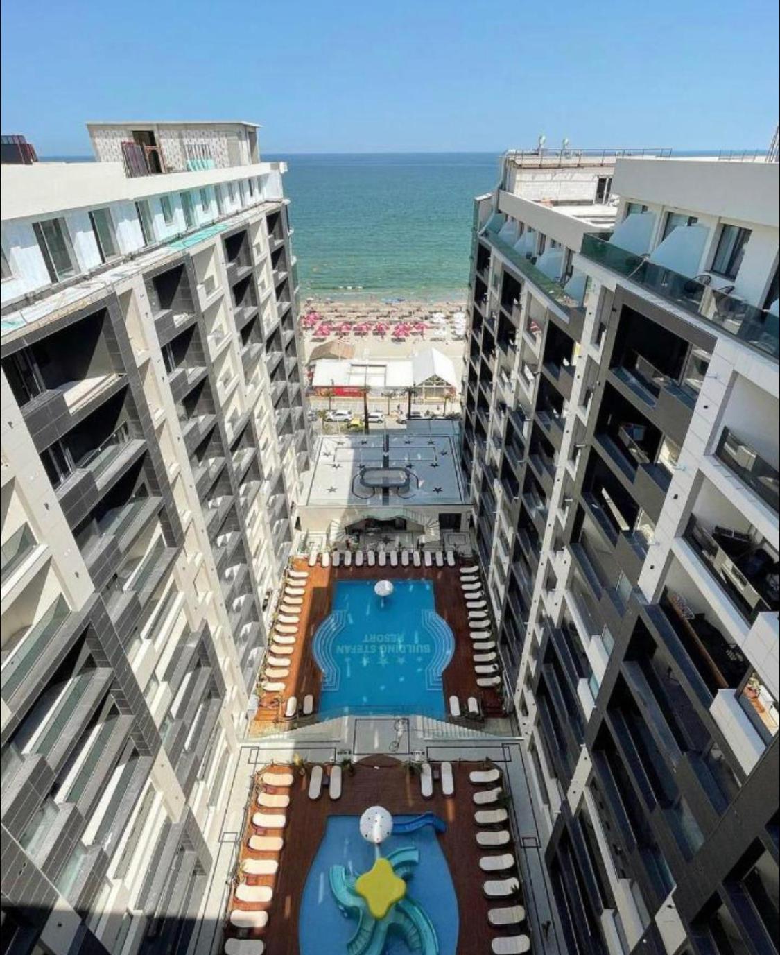 Luxury by the Sea view 4