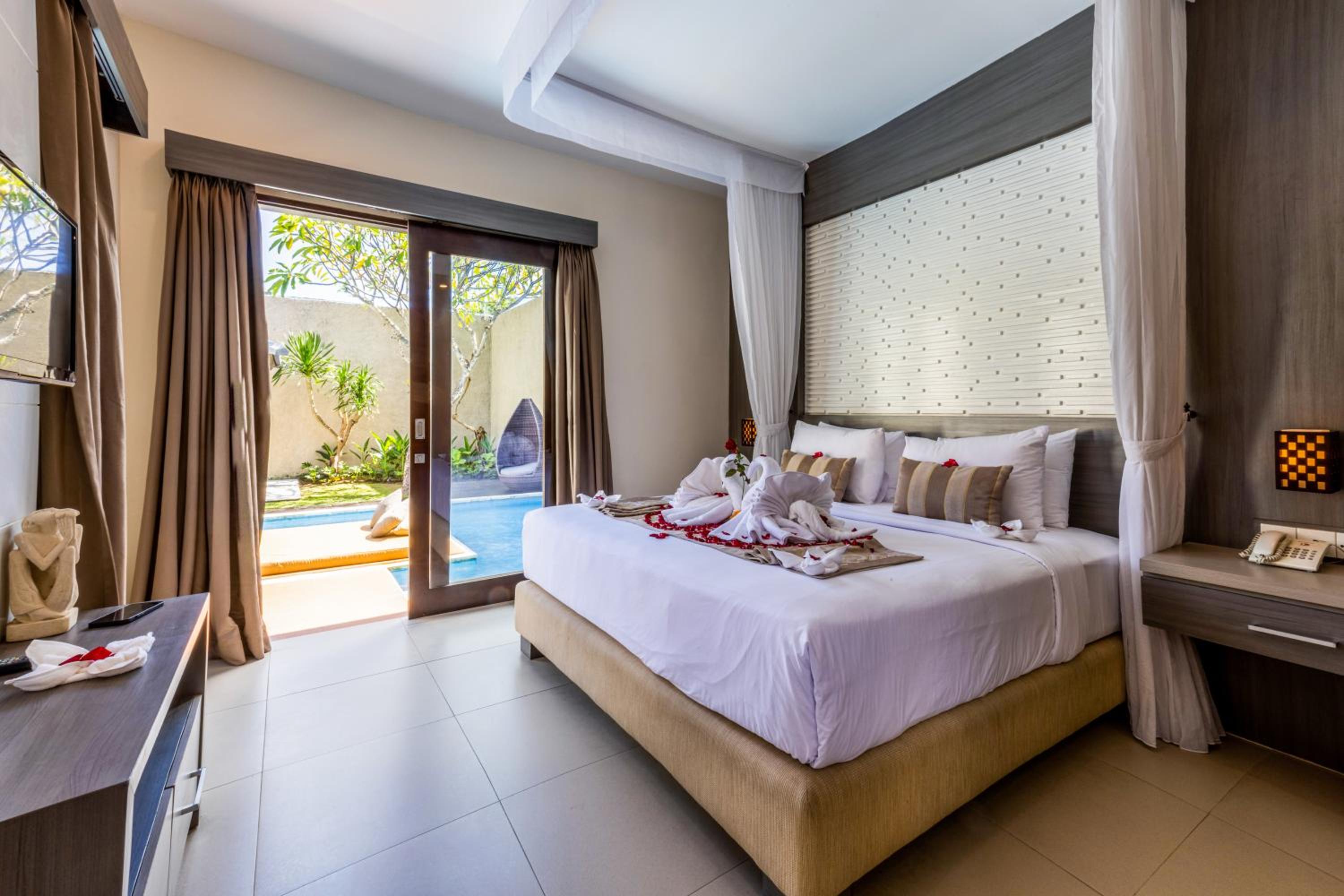 Luxotic Private Villa and Resort — photo 32