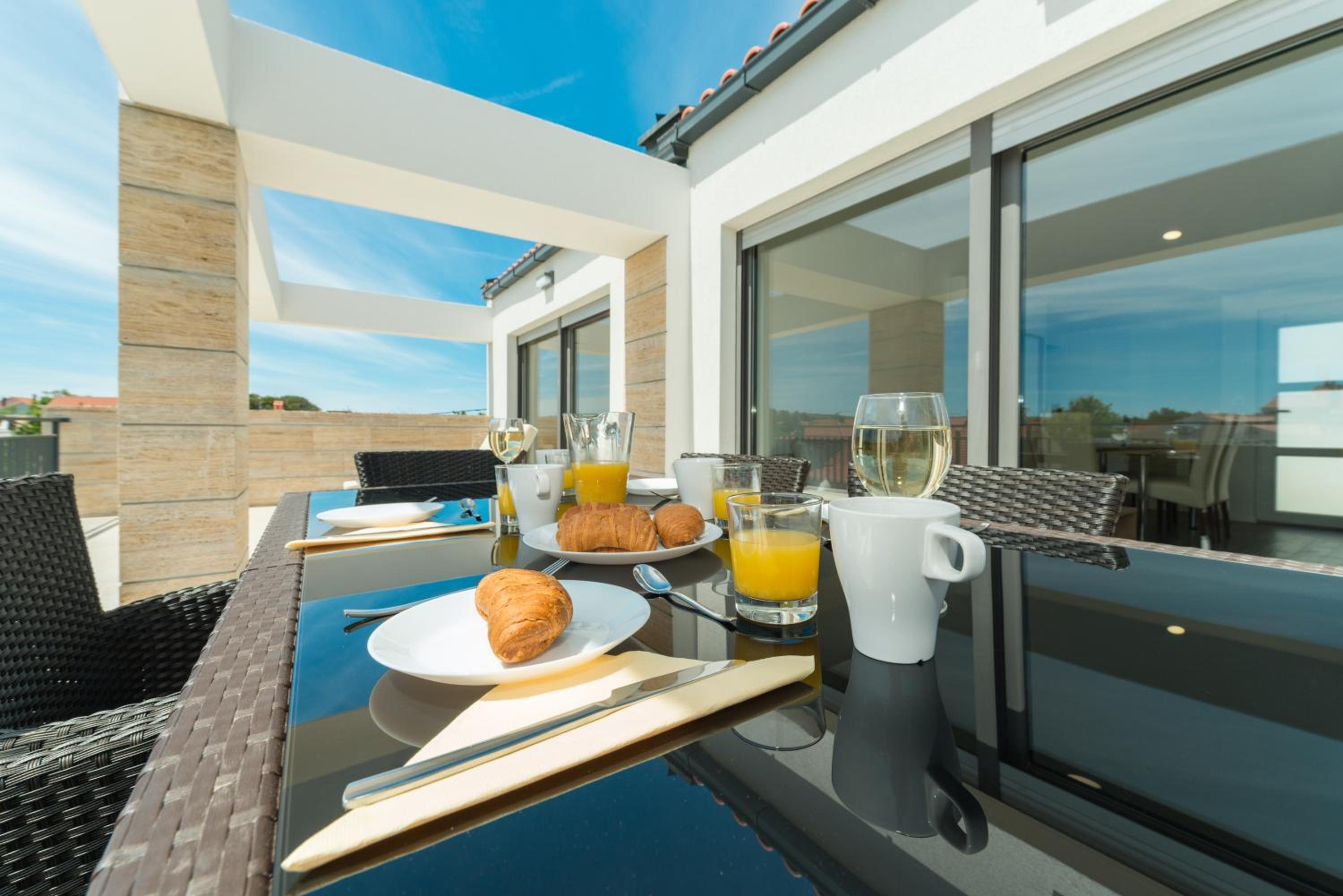Villa Mirakul view 5