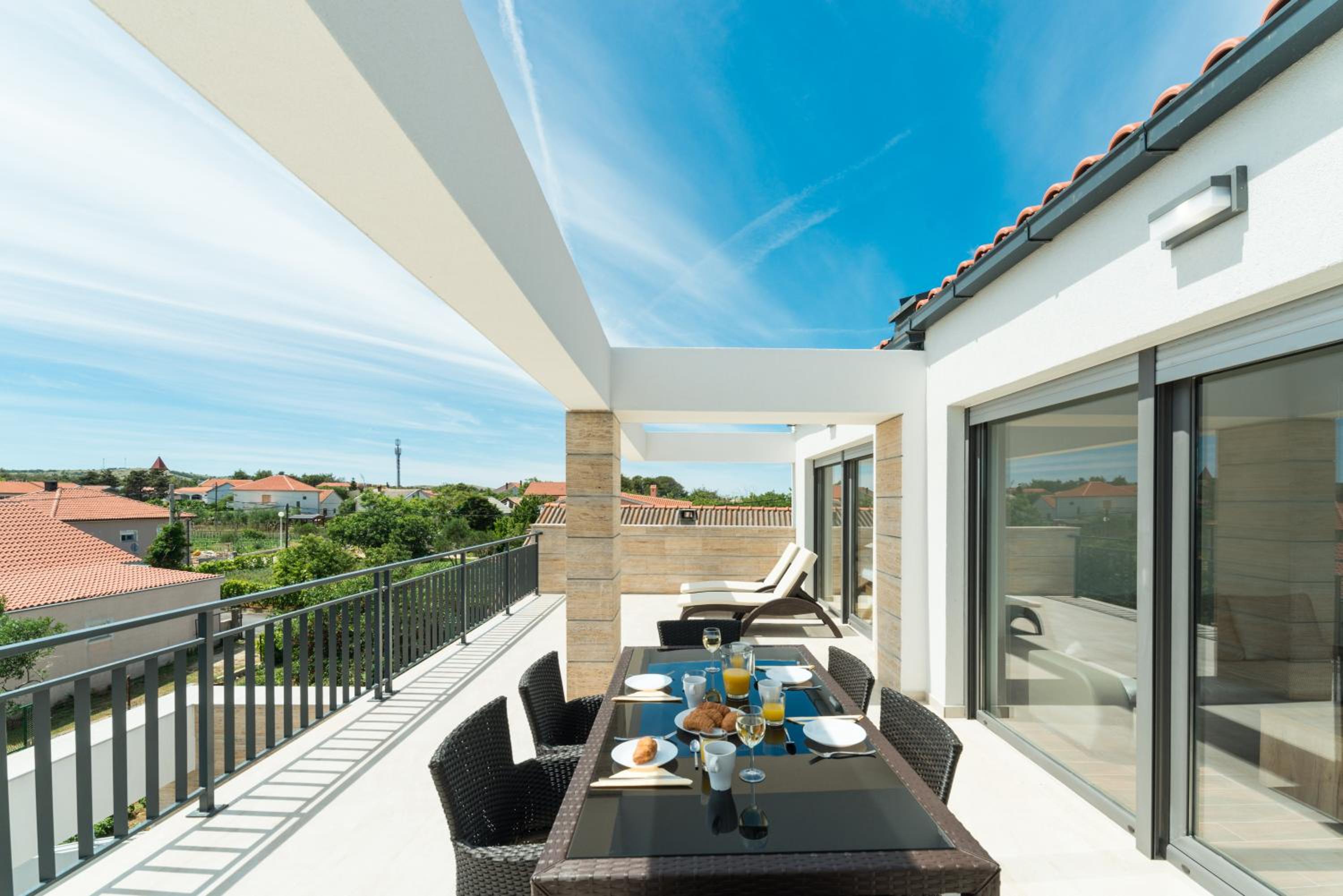 Villa Mirakul view 4