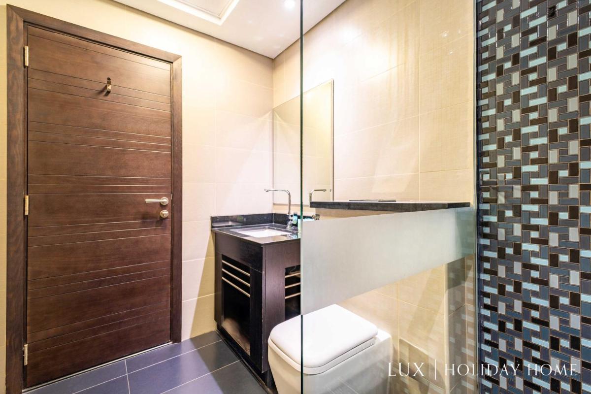 LUX Cayan Superior Suite 3 in Dubai Marina