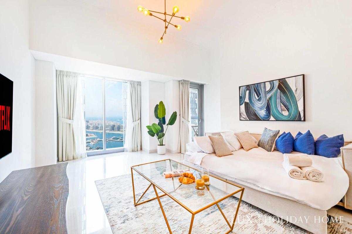 LUX Cayan Superior Suite 3 in Dubai Marina
