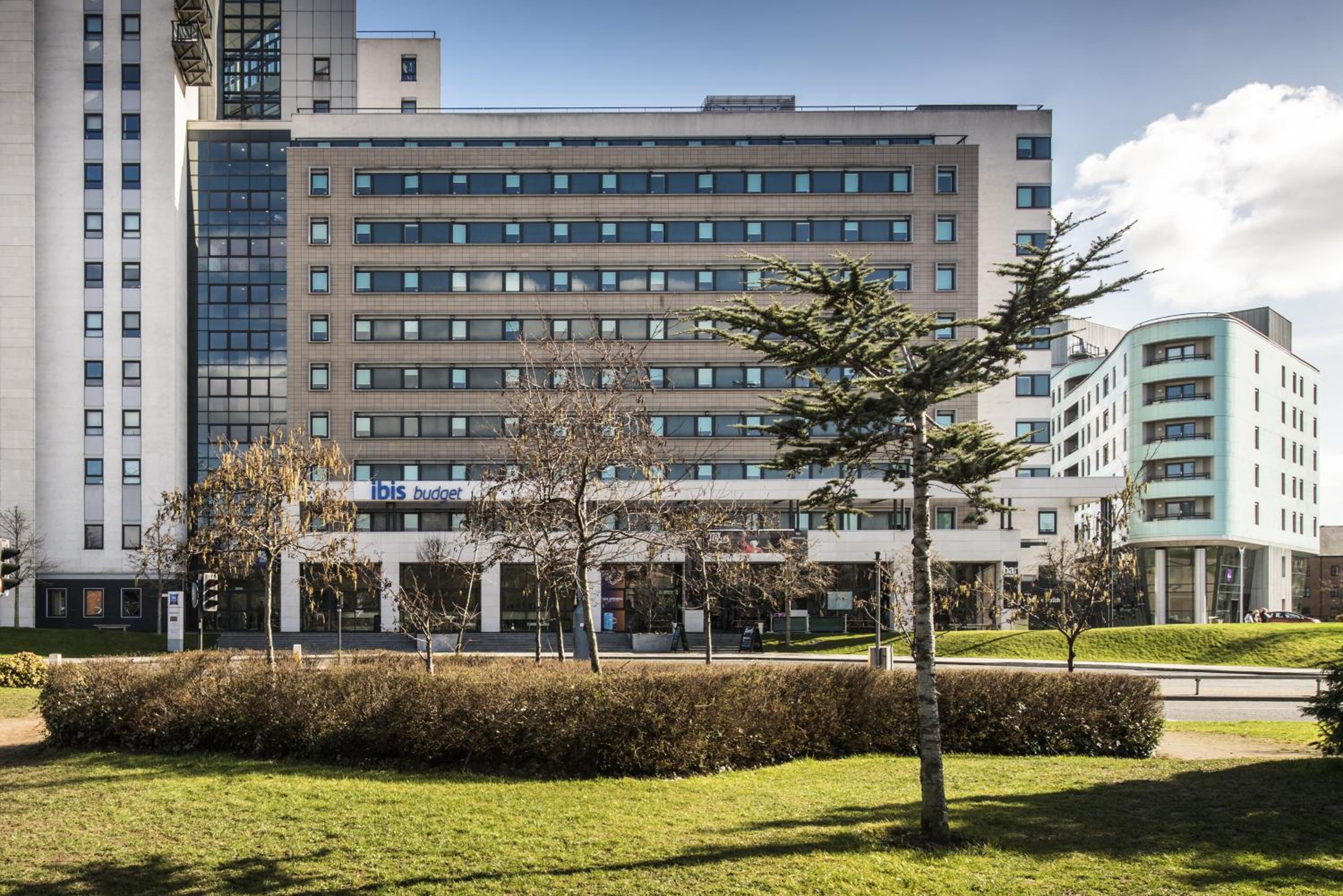 Hotel ibis budget Leeds Centre Crown Point Road - Image 1