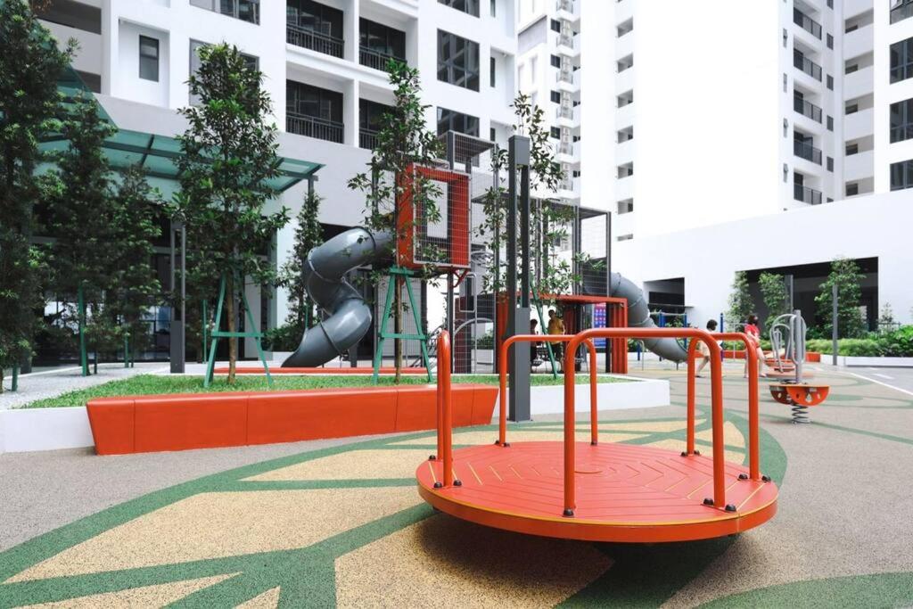 7mins to Mid Valley Central Of Old Klang Road By Nexx Field