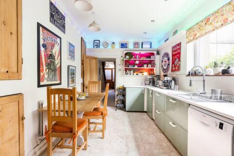 Tŷ Selah, Rugby Ave, Neath view 3