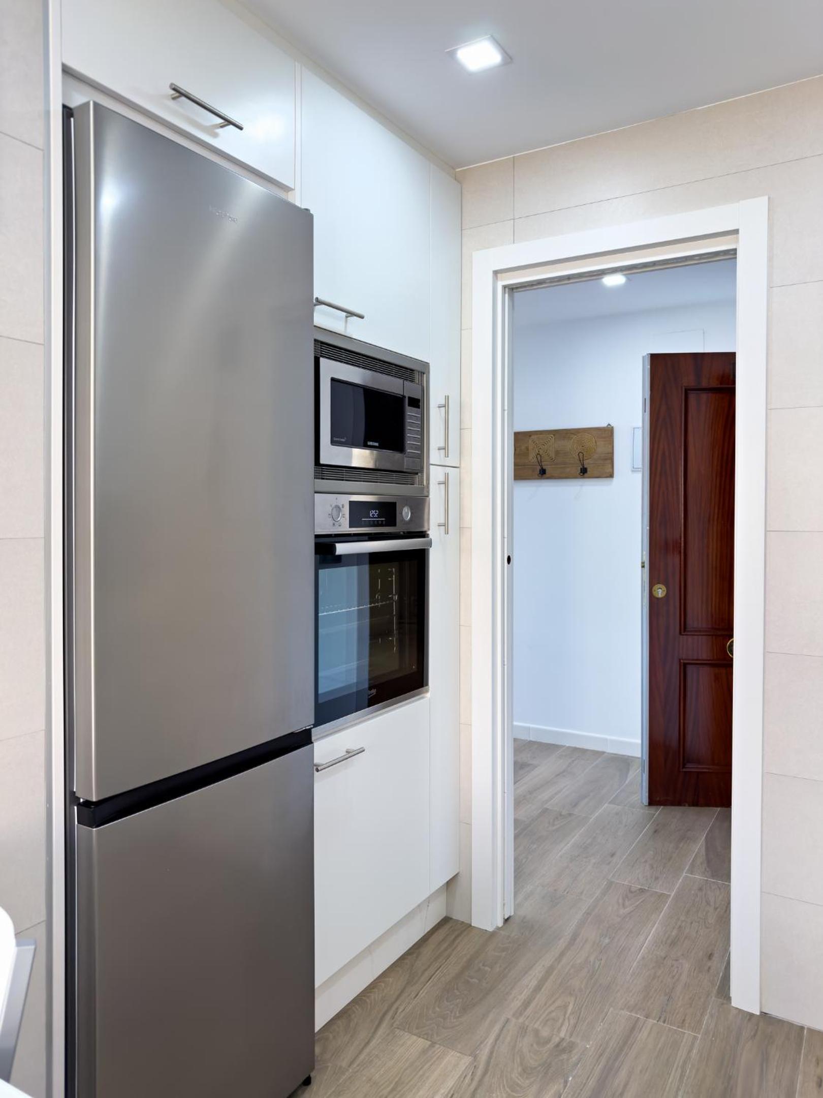 SUNSET MALAGA - Luxurious & Parking Apartment