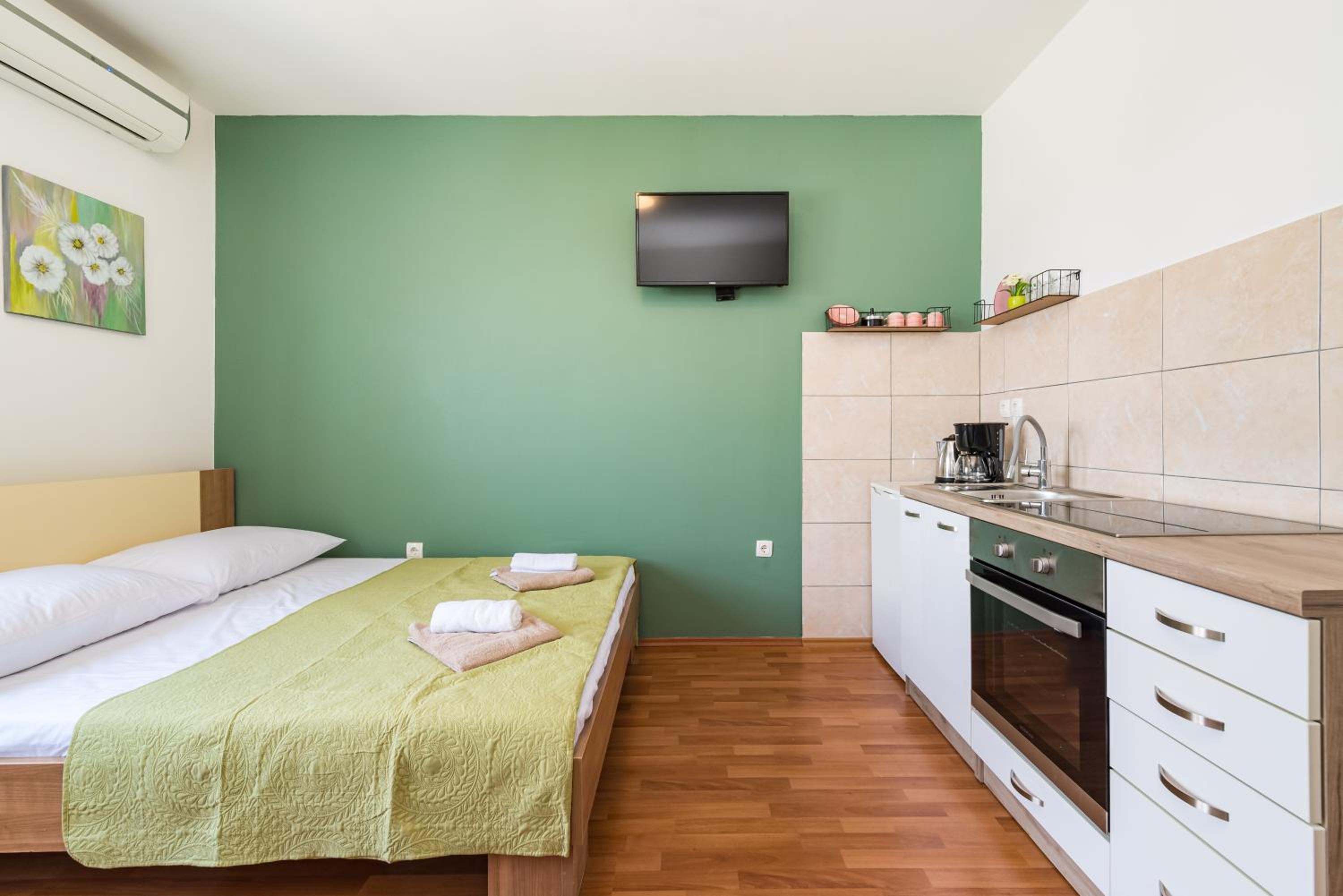 Studio and Rooms Zadar City Wall