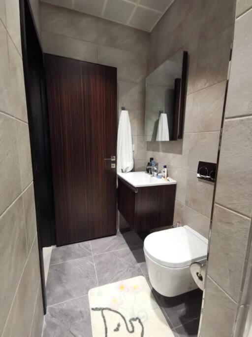 Intimate Studio Apartment - Mirage Residence view 3