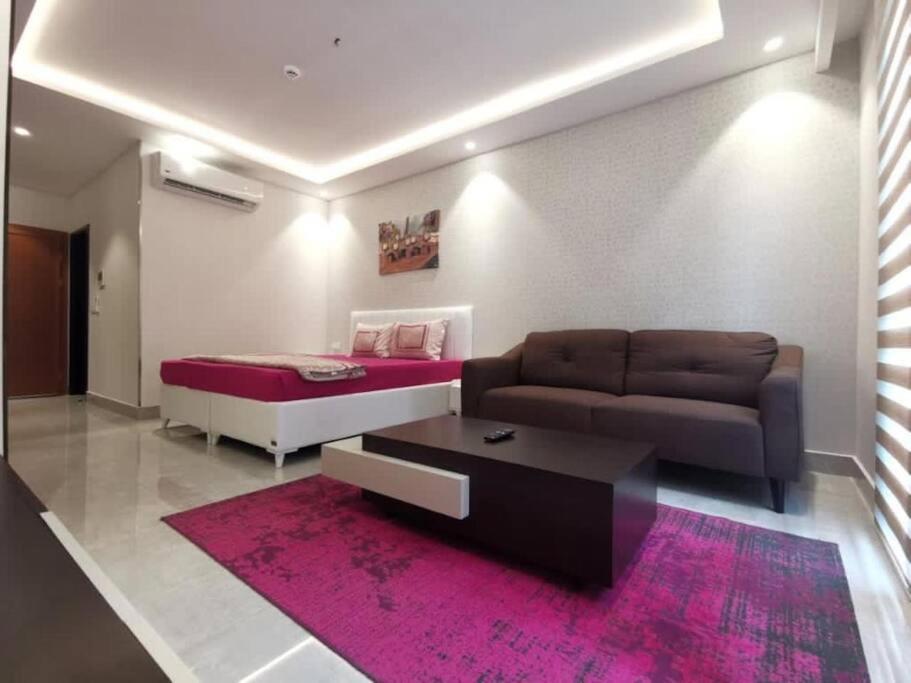 Intimate Studio Apartment - Mirage Residence view 5