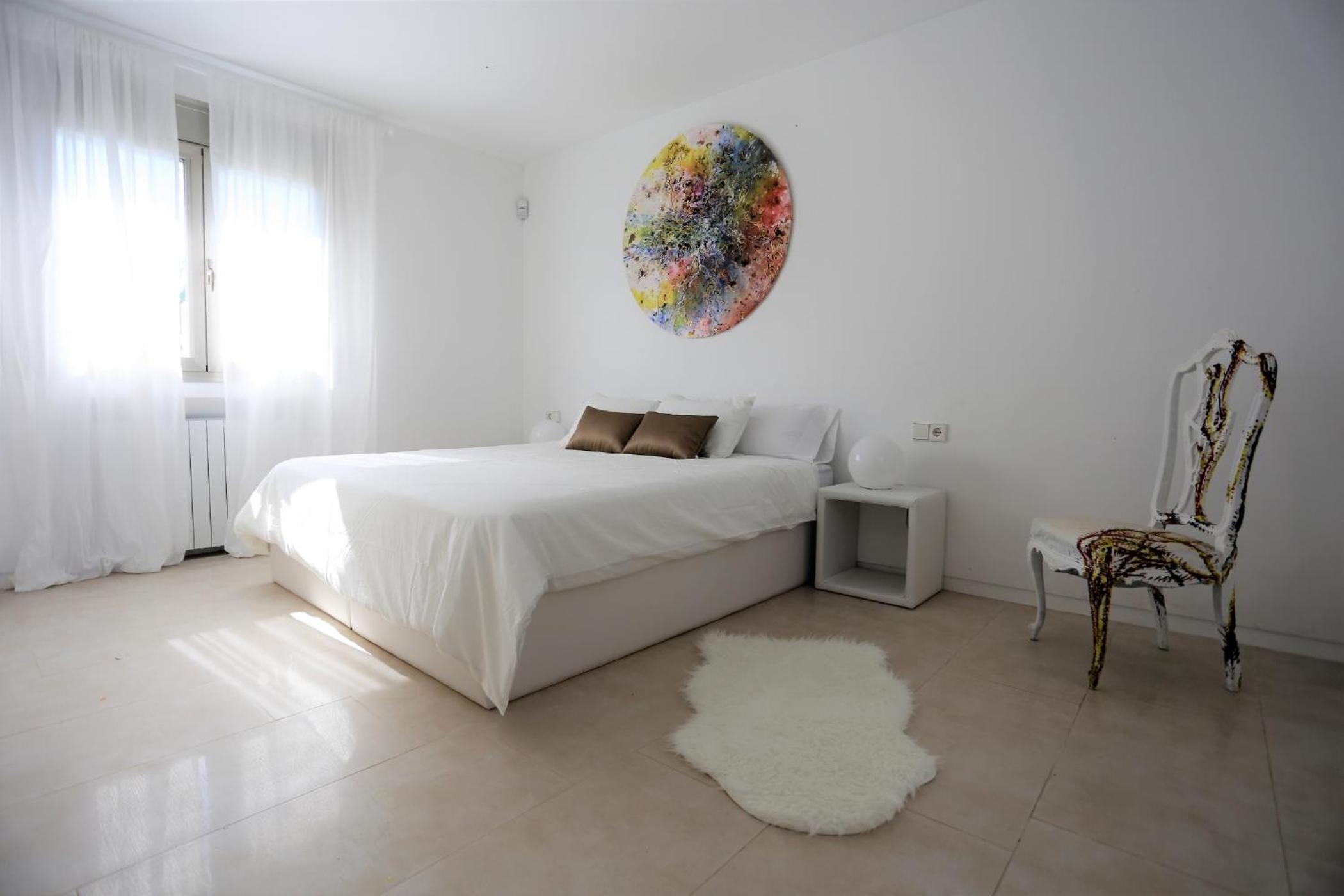 Modern Villa Montecristo