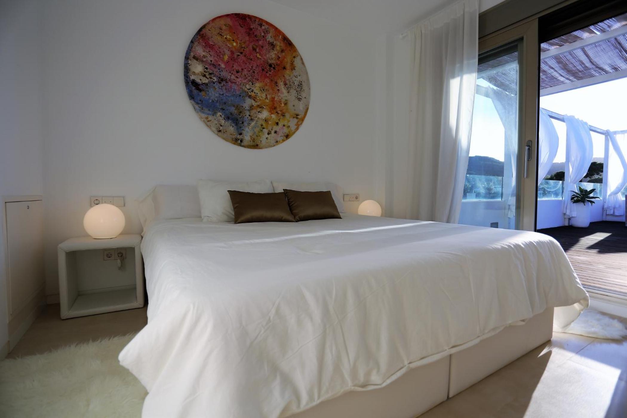 Modern Villa Montecristo