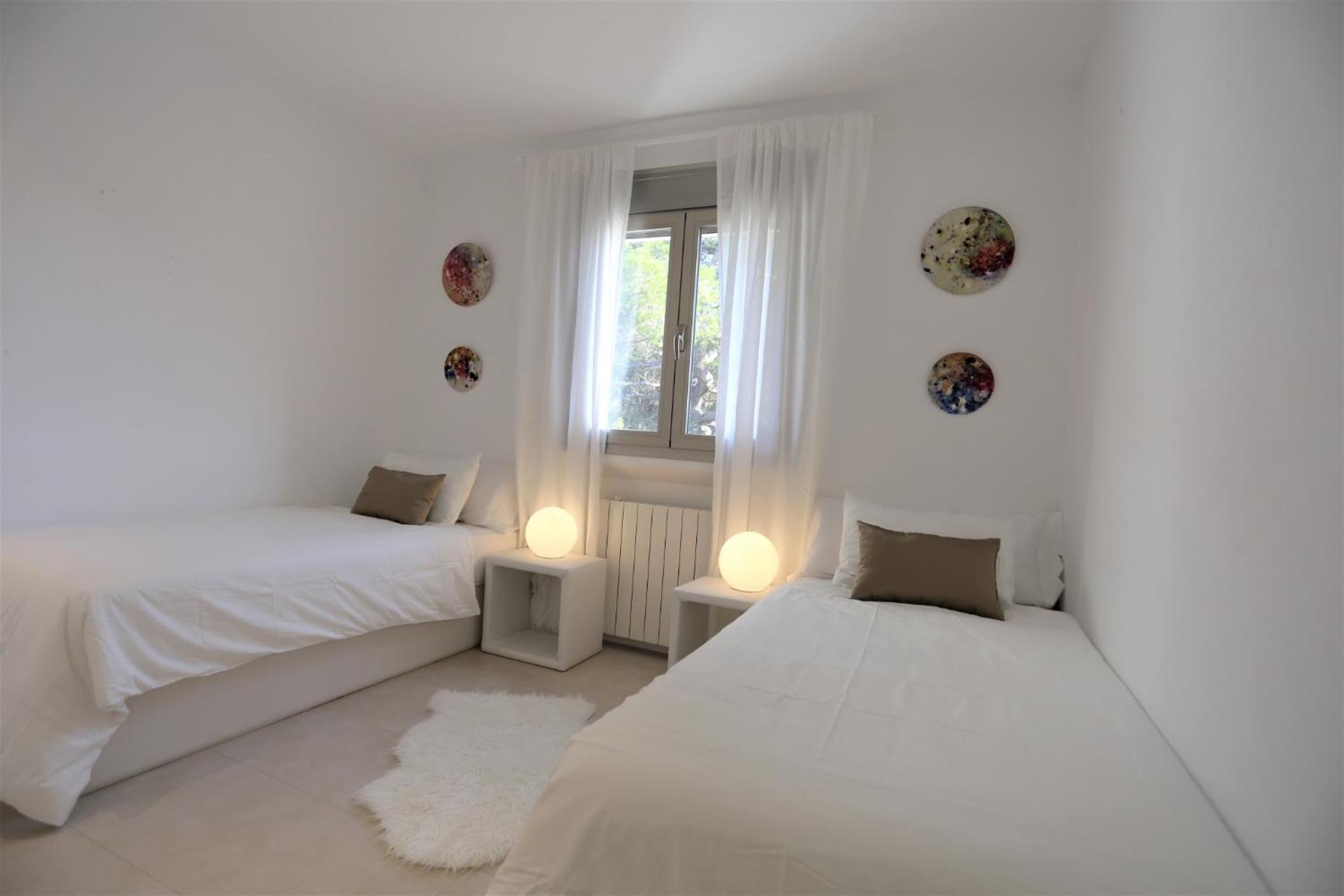 Modern Villa Montecristo