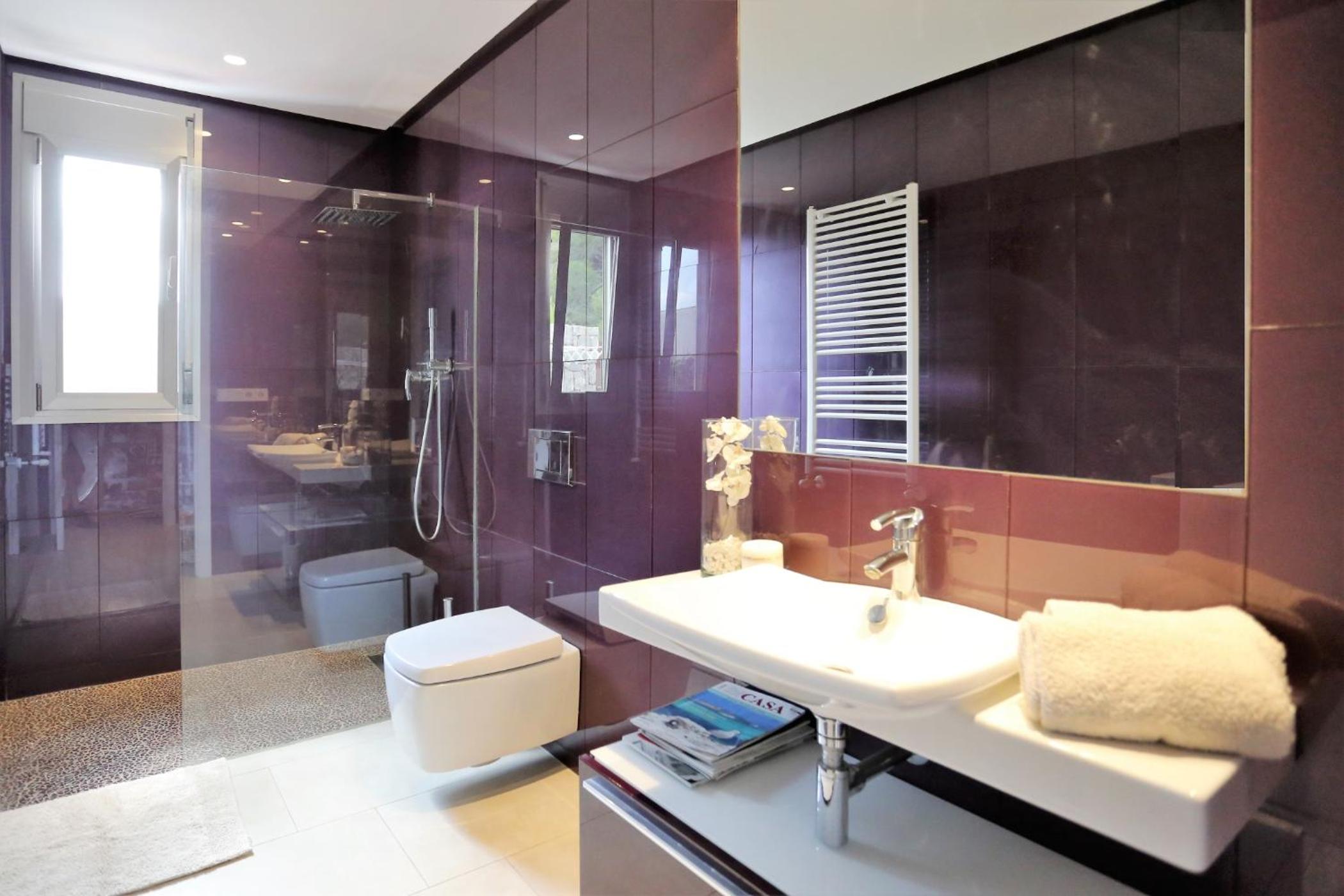 Modern Villa Montecristo