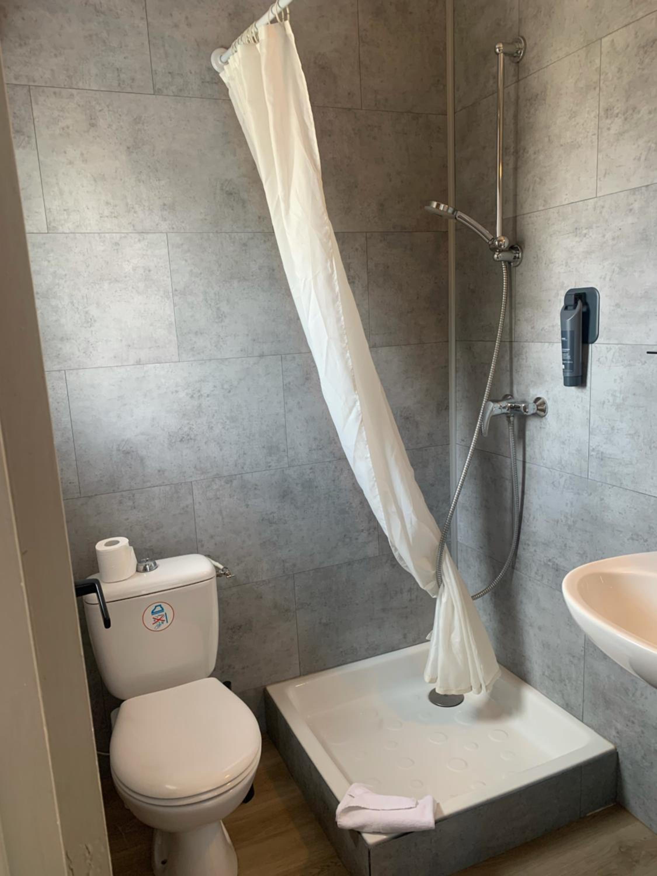 Anglet Vacations - Hotel Bistrot FINE - Property Image 6