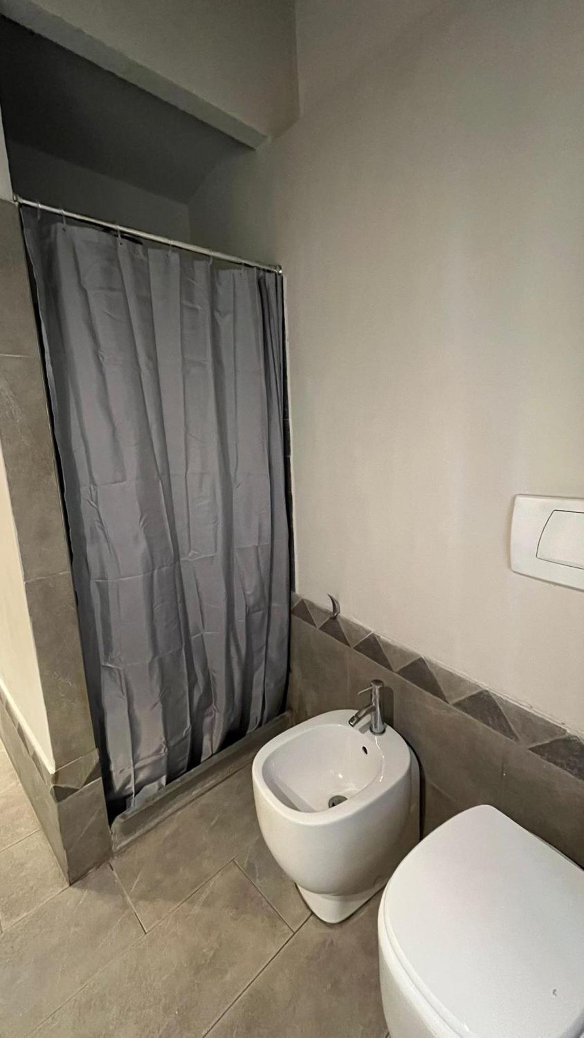 Il grillo en Rosignano Marittimo — bathroom