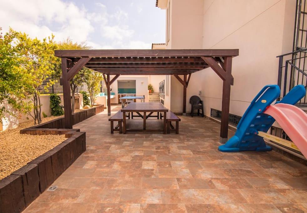 Villa moderna con piscina