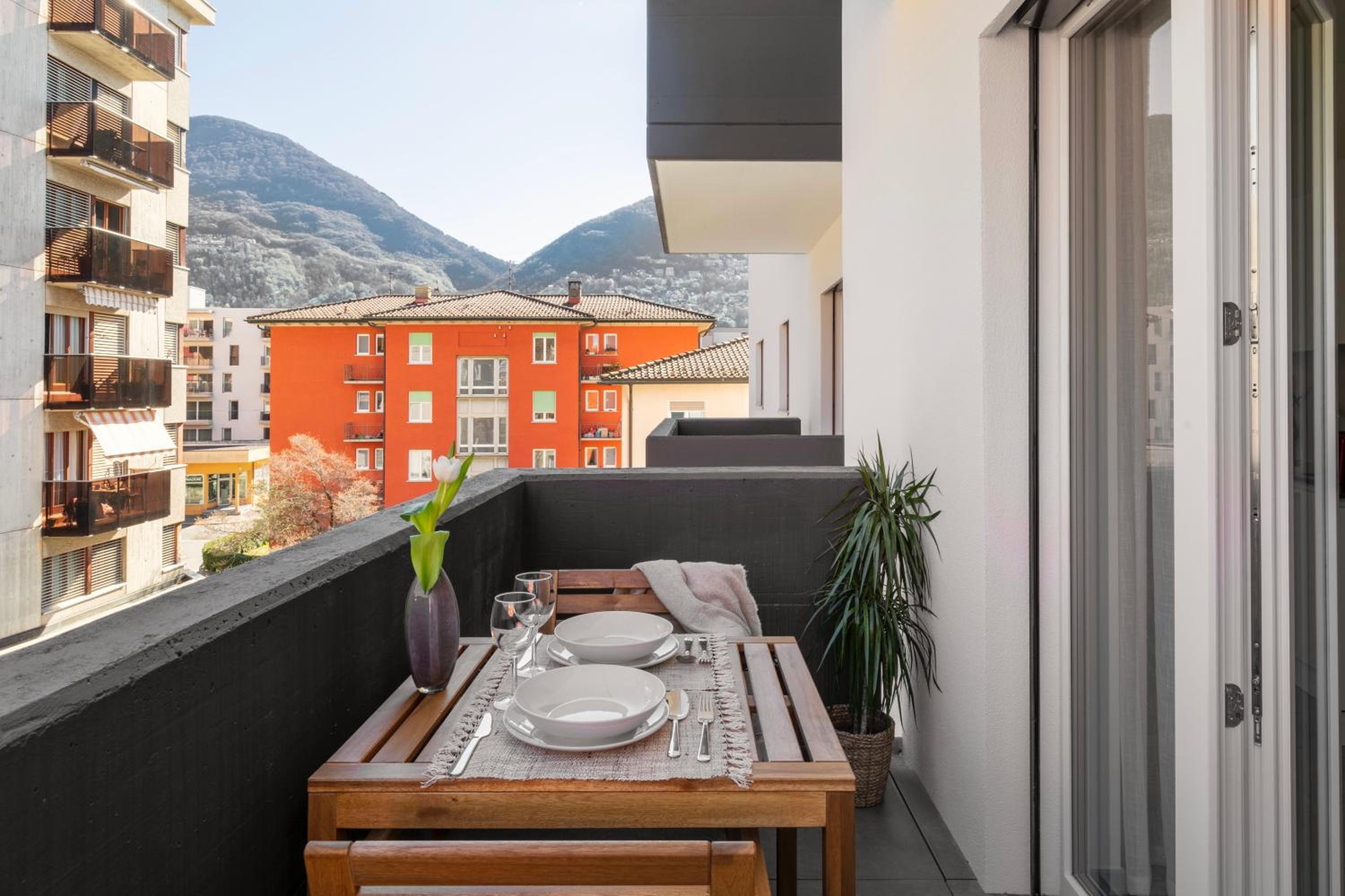 Lugano Superior Suites - Free Parking