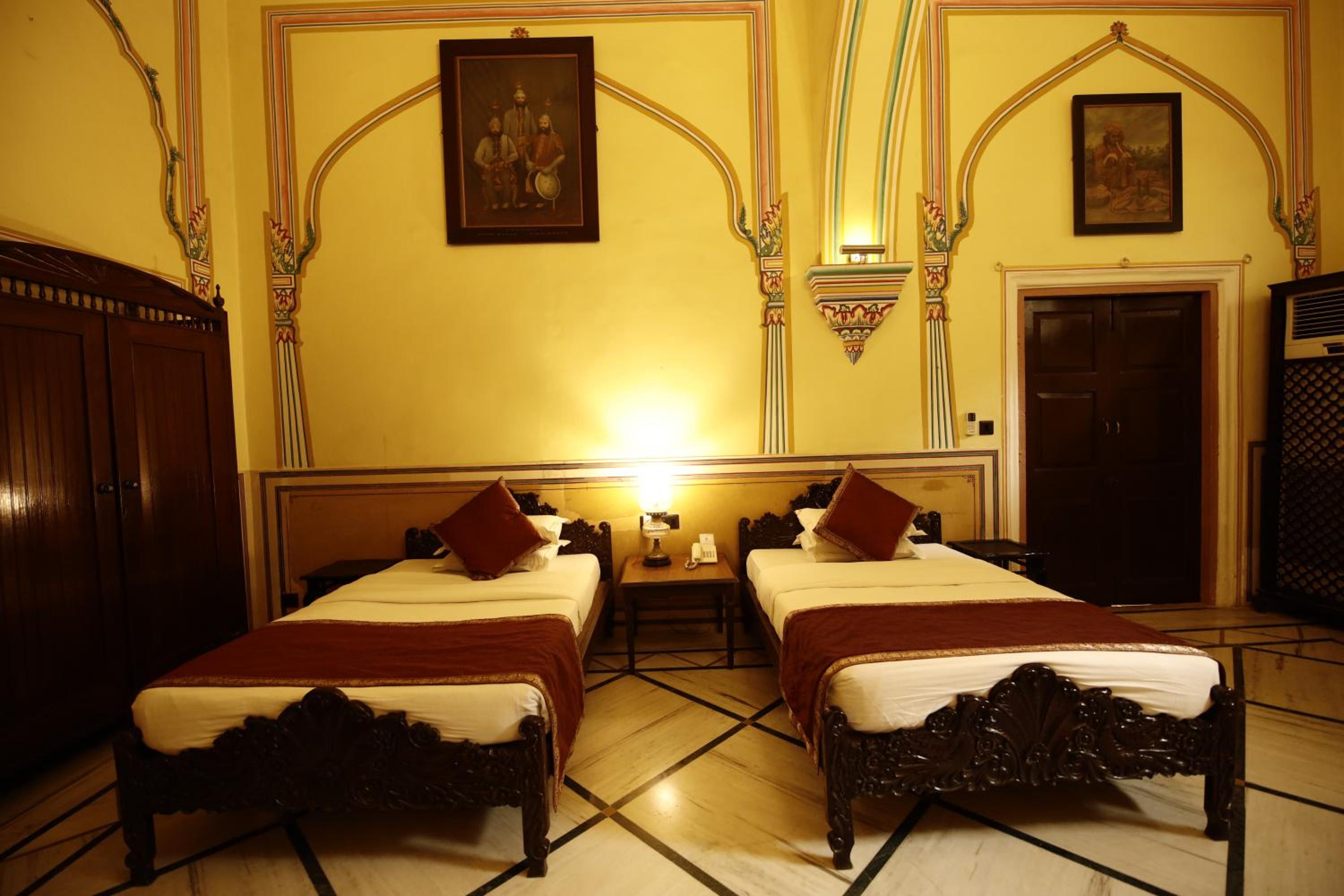 Hotel Narain Niwas Palace
