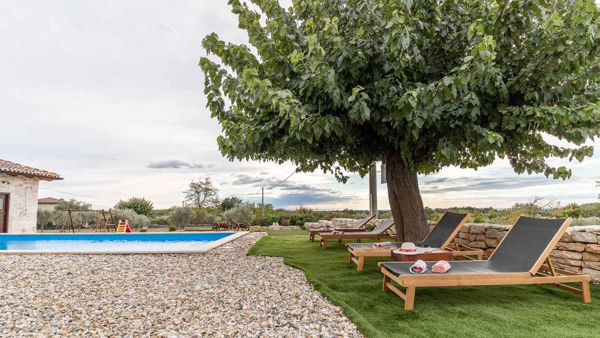 Rustical countryside villa with swimming pool in Sveti Lovreč view 5
