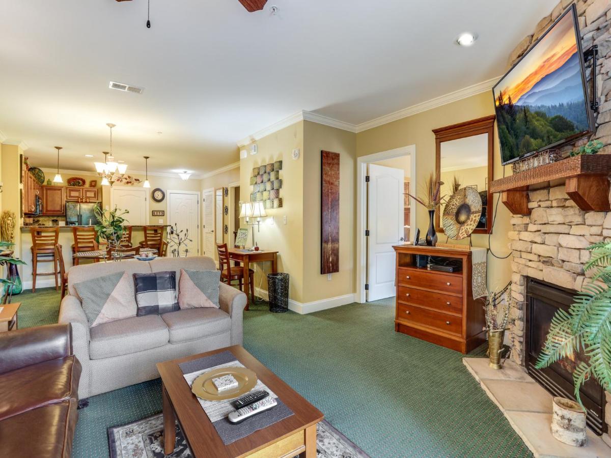 Downtown Delight, 2 Bedrooms, Pool, Hot Tub, Sleeps 6 view 3