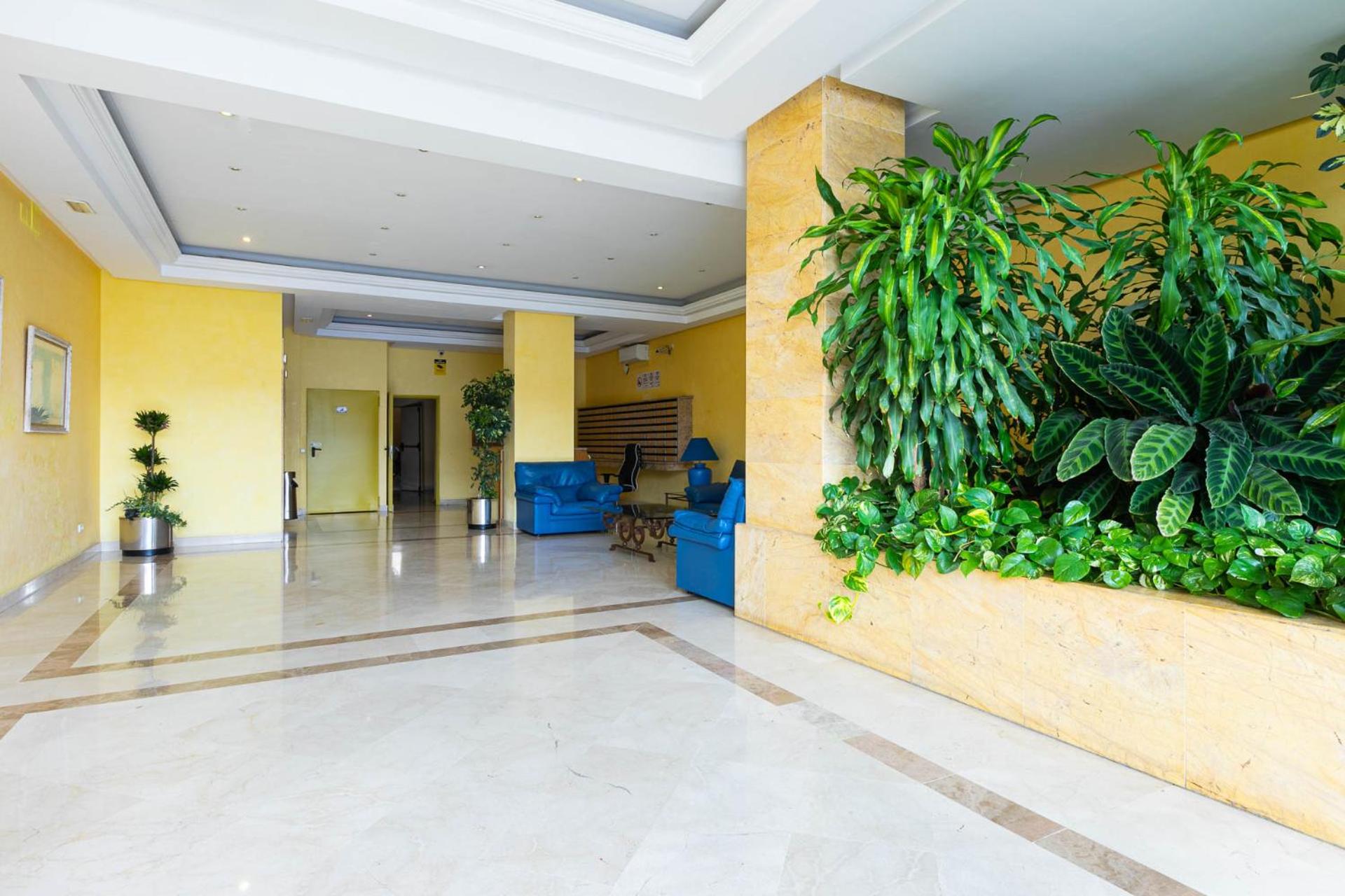 MARBELLA HOME RENTALS - Marina Banus, Puerto Banus, Cozy 2BR, parking & pool view 3