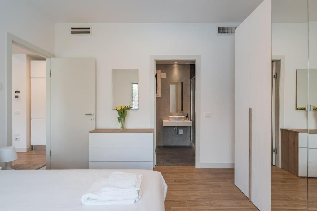 NEW! Exclusive Eur Apartment