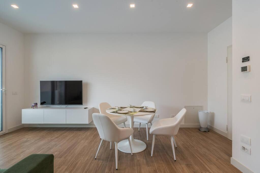 NEW! Exclusive Eur Apartment