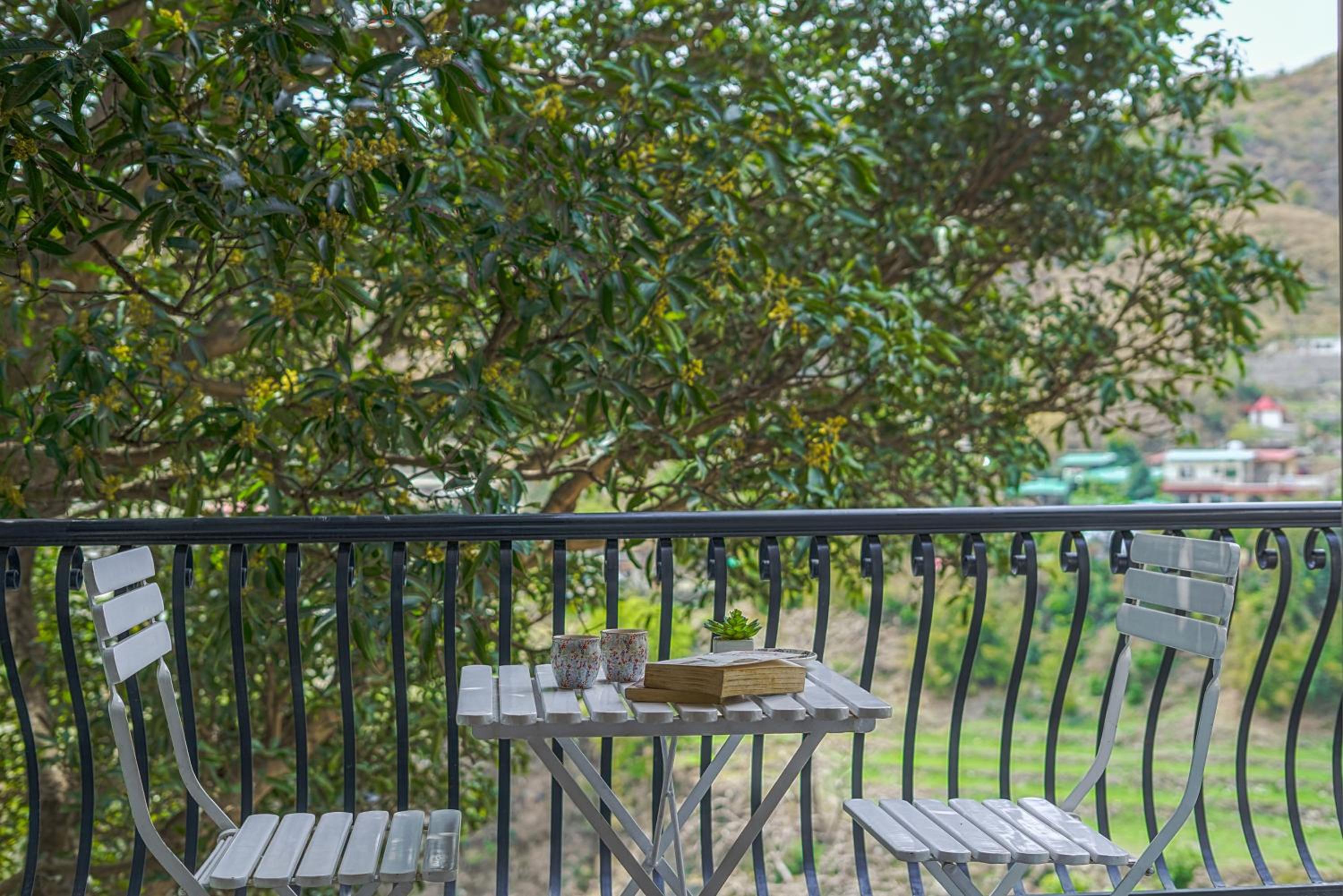 SaffronStays Woodpeckers Perch Villa, Dehradun