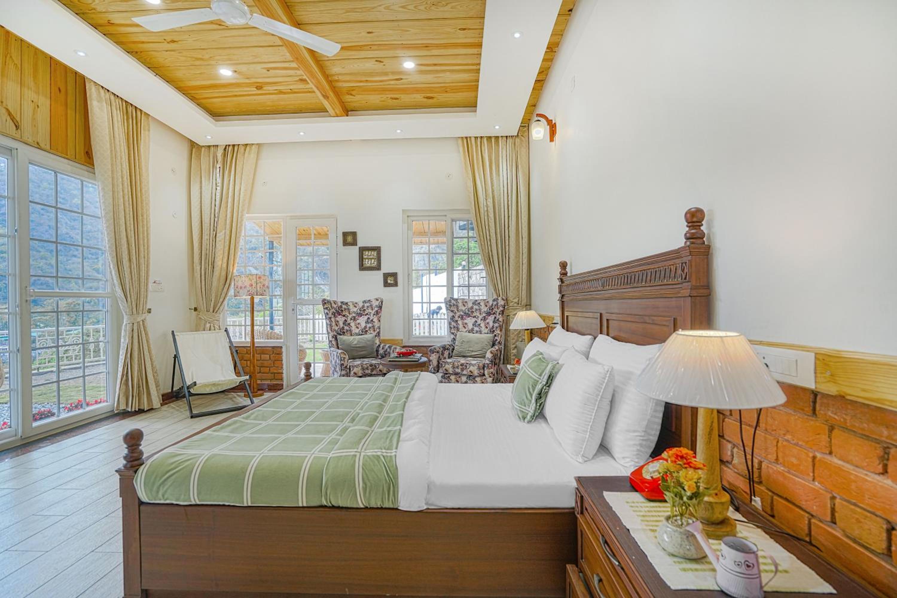 SaffronStays Woodpeckers Perch Villa, Dehradun