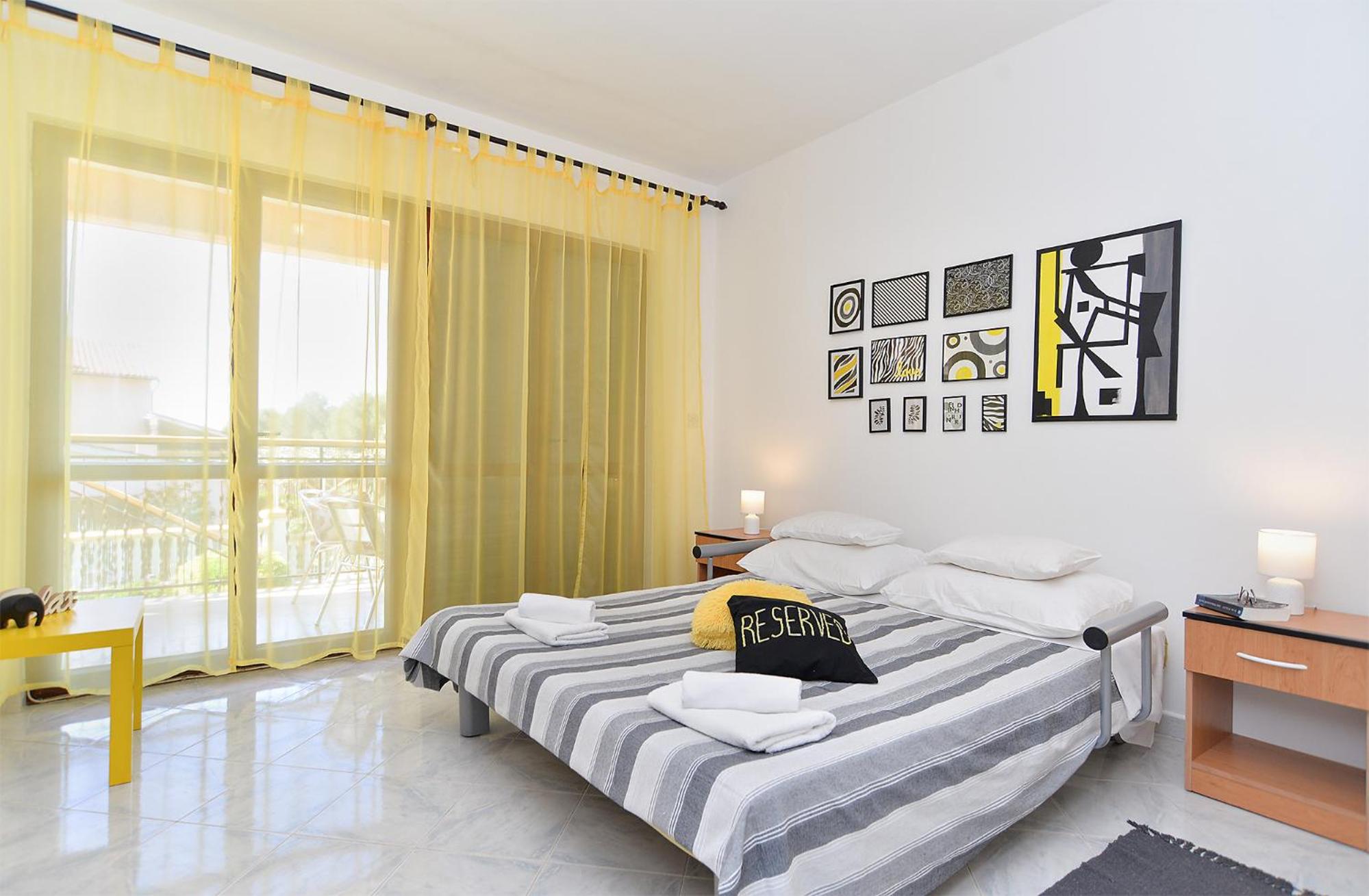 Apartment 1021
