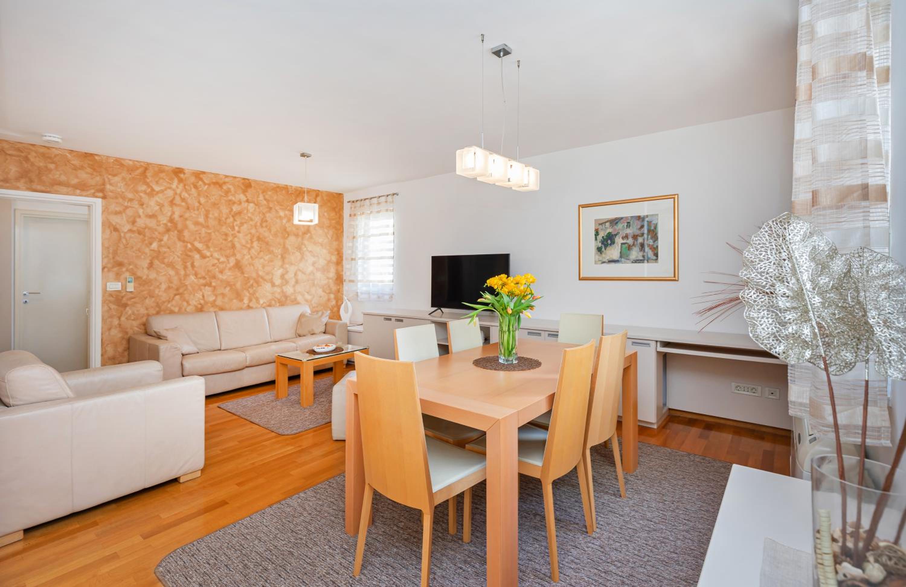 Comfortable Apartment Laura Lapad with garage