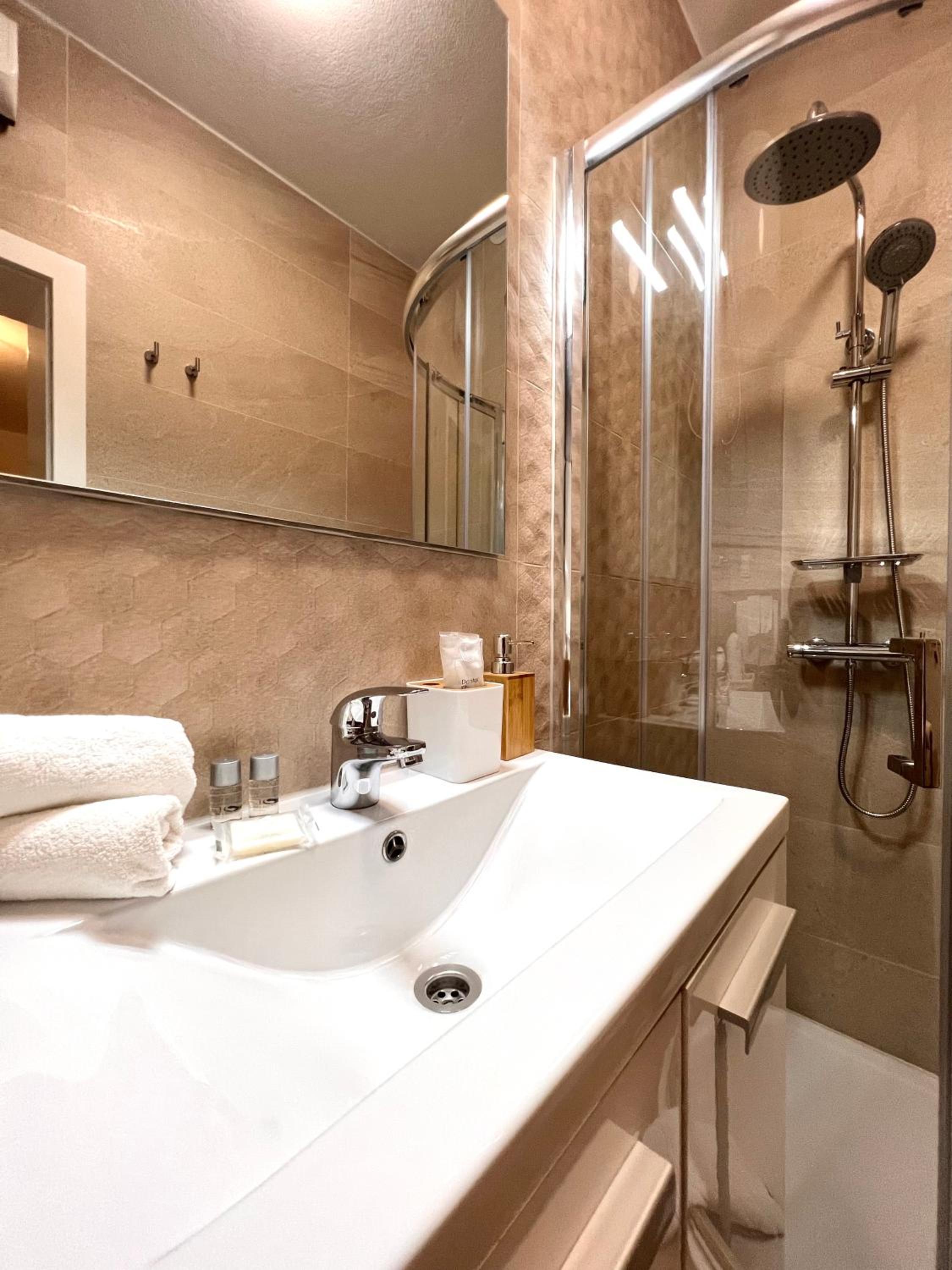 Apartments Pera