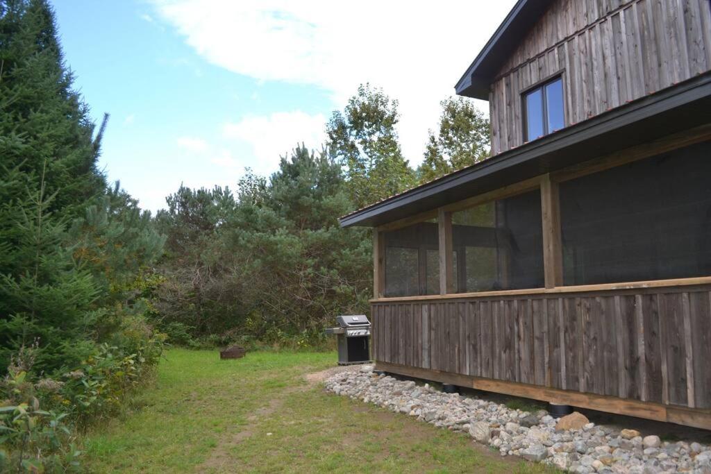Country Cottage on 80 Acre Farm