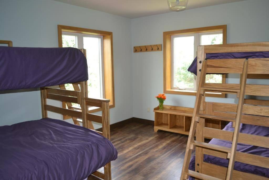 Country Cottage on 80 Acre Farm