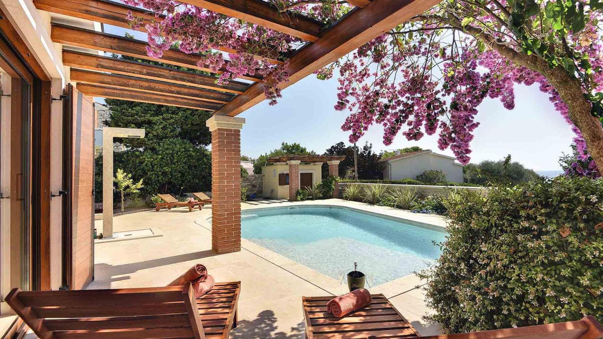 Modern poolside villa in Premantura view 4
