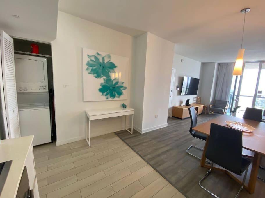 Dream Beach Apt 1BR Kitchen & Pool Access 06A