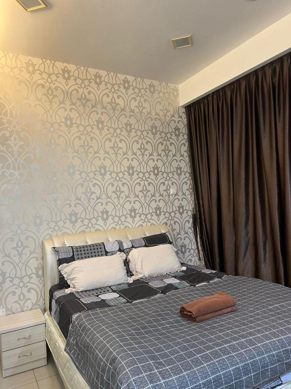 20 HoMESTAY COZY STUDIO MOUNT AUSTIN TEBRAU NEAR JUSCO TOPPEN