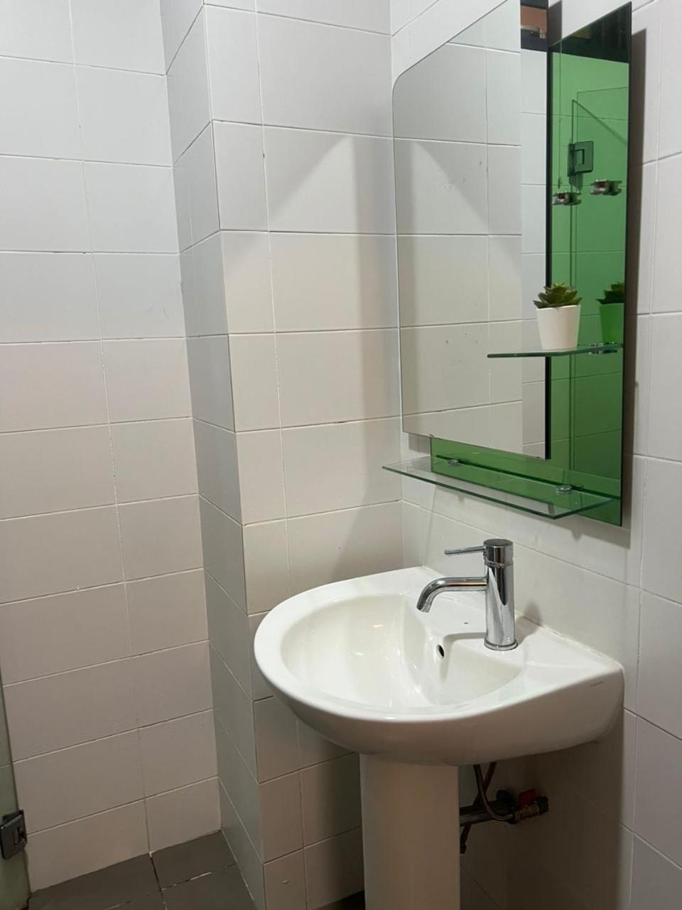 20 HoMESTAY COZY STUDIO MOUNT AUSTIN TEBRAU NEAR JUSCO TOPPEN
