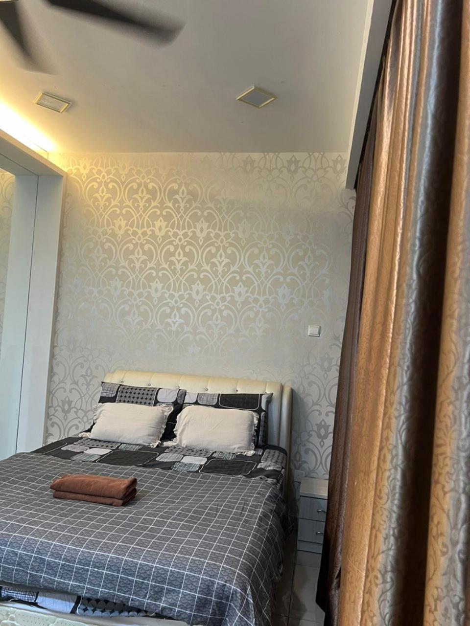 20 HoMESTAY COZY STUDIO MOUNT AUSTIN TEBRAU NEAR JUSCO TOPPEN