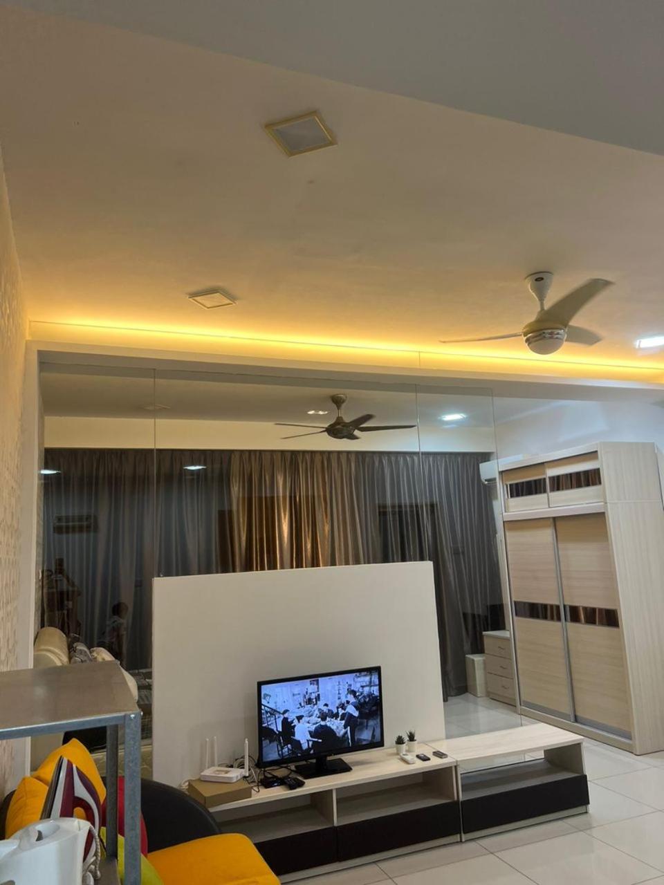 20 HoMESTAY COZY STUDIO MOUNT AUSTIN TEBRAU NEAR JUSCO TOPPEN